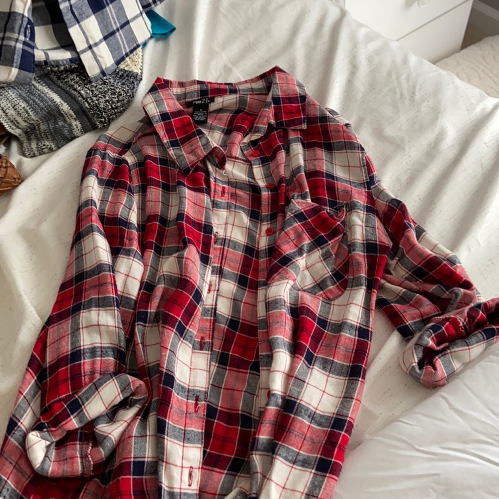 Rue21 red white and blue button down